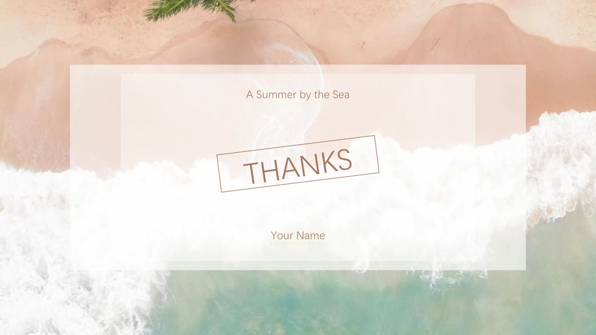 피치빛 해변 여행 앨범 프레젠테이션 템플릿 — 모래와 파도 위의 기울어진 Thanks 제목과 이름.